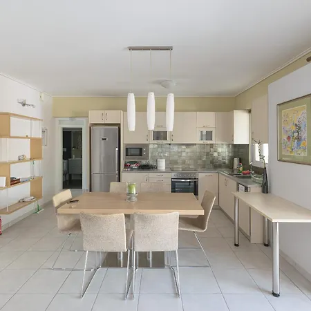 Kesariani's Luxury 750s.f /70 S.m 2 Bedrms 1,5km To Center 1,3 Metro Evangelismos * Athens